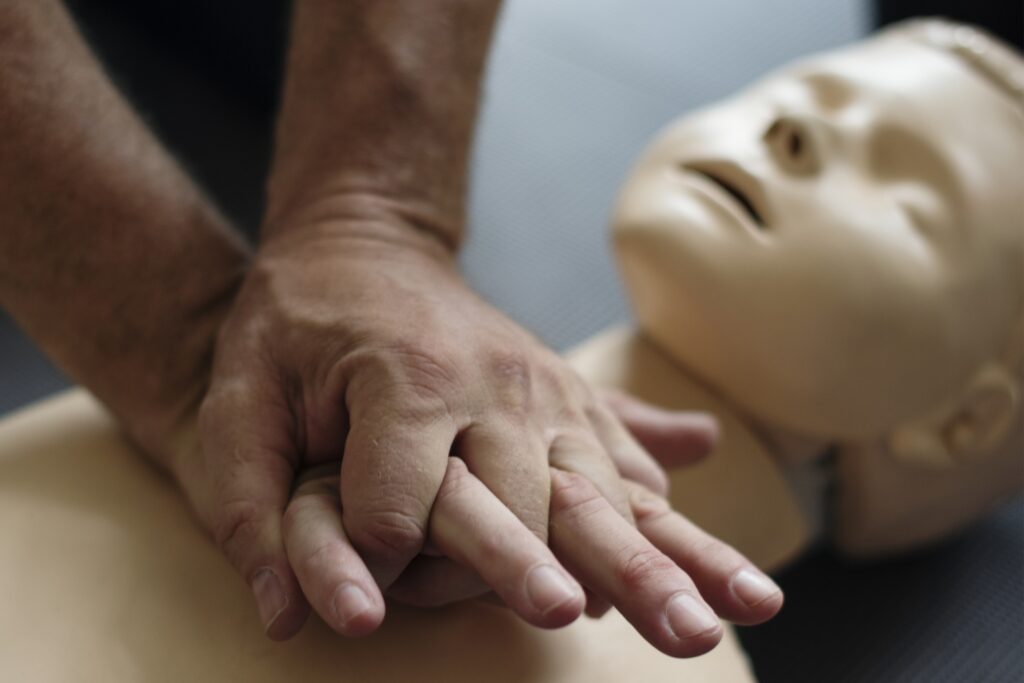 Massage d'un mannequin
